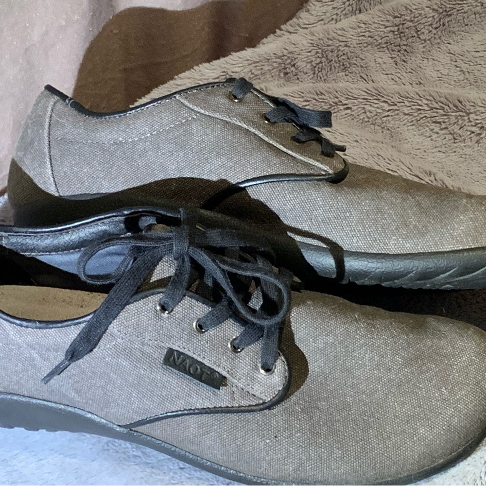 NAOT Size40 lace up gray canvas shoes - Picture 3 of 7